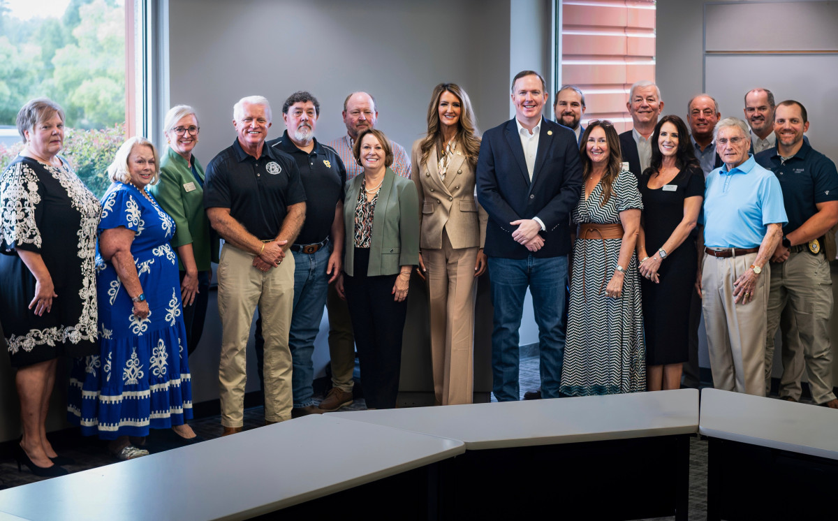 Congressman Jack and Administrator Loeffler meet with Harris County business leaders at the Harris County Community Center.
