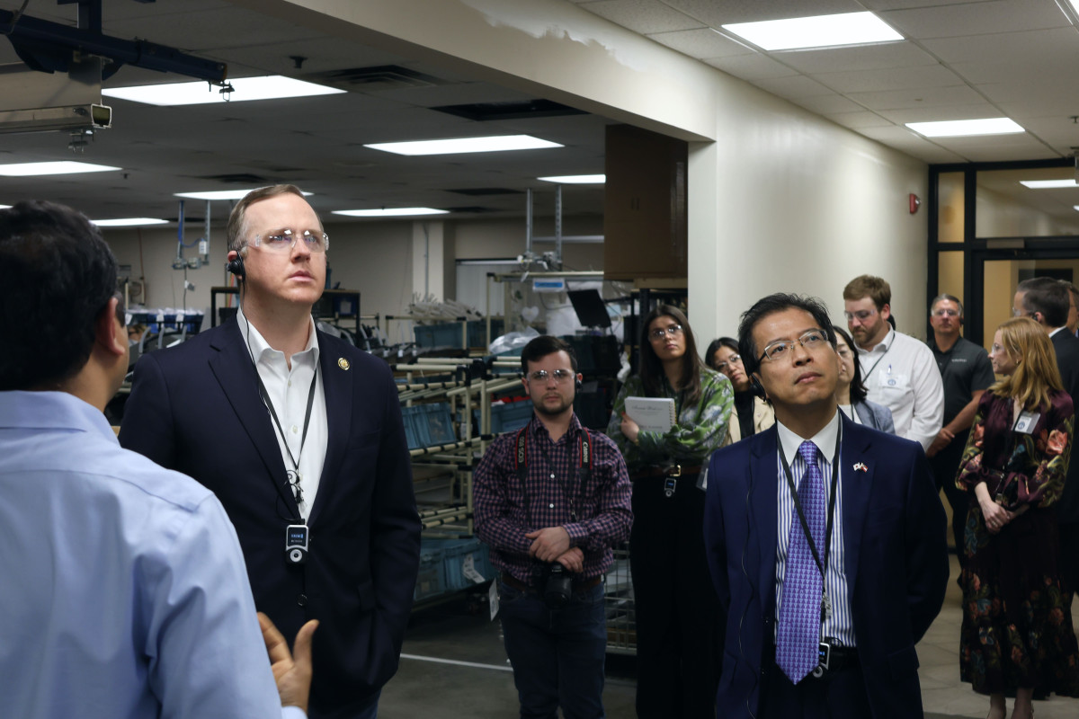 Congressman Jack and Consul General Kenichi Matsuda met with employees of Hoshizaki America